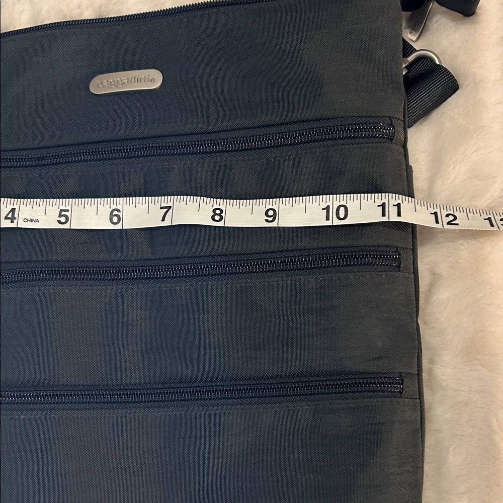 Baggallini Big Zipper Dark Gray Crossbody Bag with Removable Wristlet - Picture 8 of 9